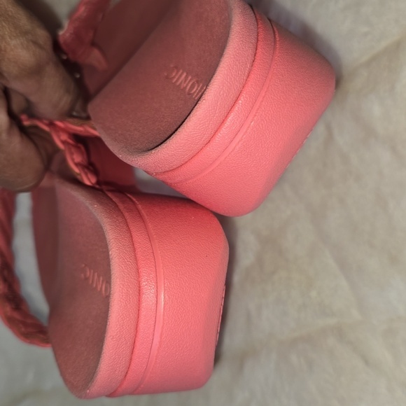 VIONIC Kenji Platform Sandles - Picture 9 of 11